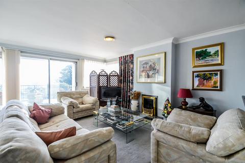 2 bedroom apartment for sale, 27 Cliff Parade, Leigh-On-Sea SS9