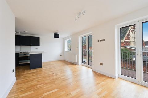 2 bedroom flat for sale - East Street, Epsom
