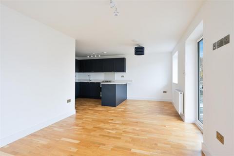 2 bedroom flat for sale - East Street, Epsom