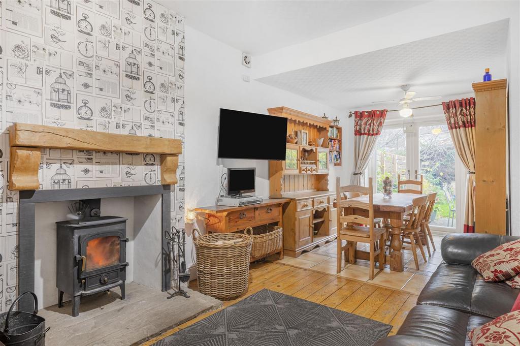 Open plan living / dining room