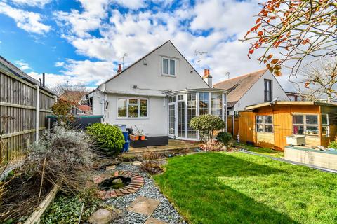 3 bedroom detached bungalow for sale, Cliffsea Grove, Leigh-On-Sea SS9
