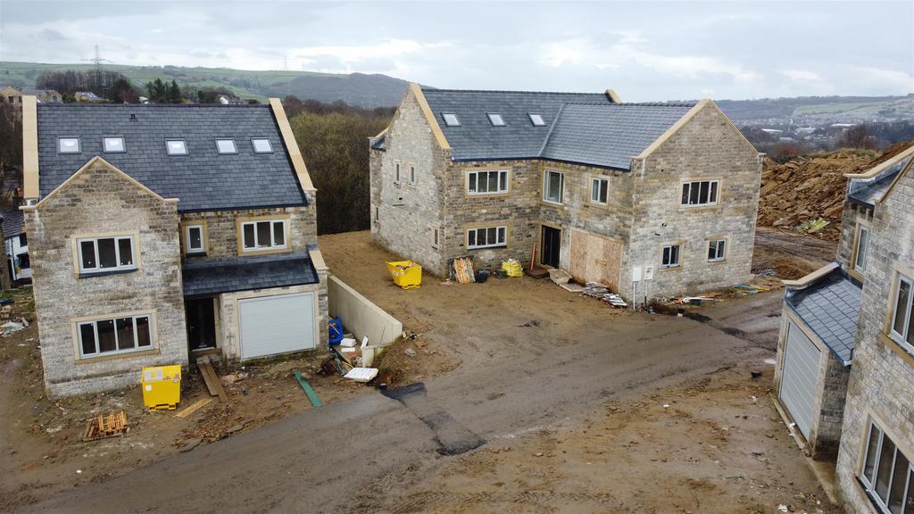 Rochdale Road, Greetland 6 bed detached house for sale £895,000