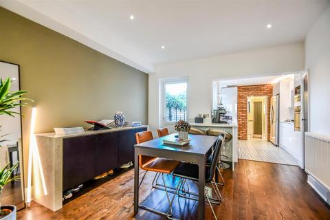 3 bedroom end of terrace house for sale, Rectory Grove, Leigh-On-Sea SS9