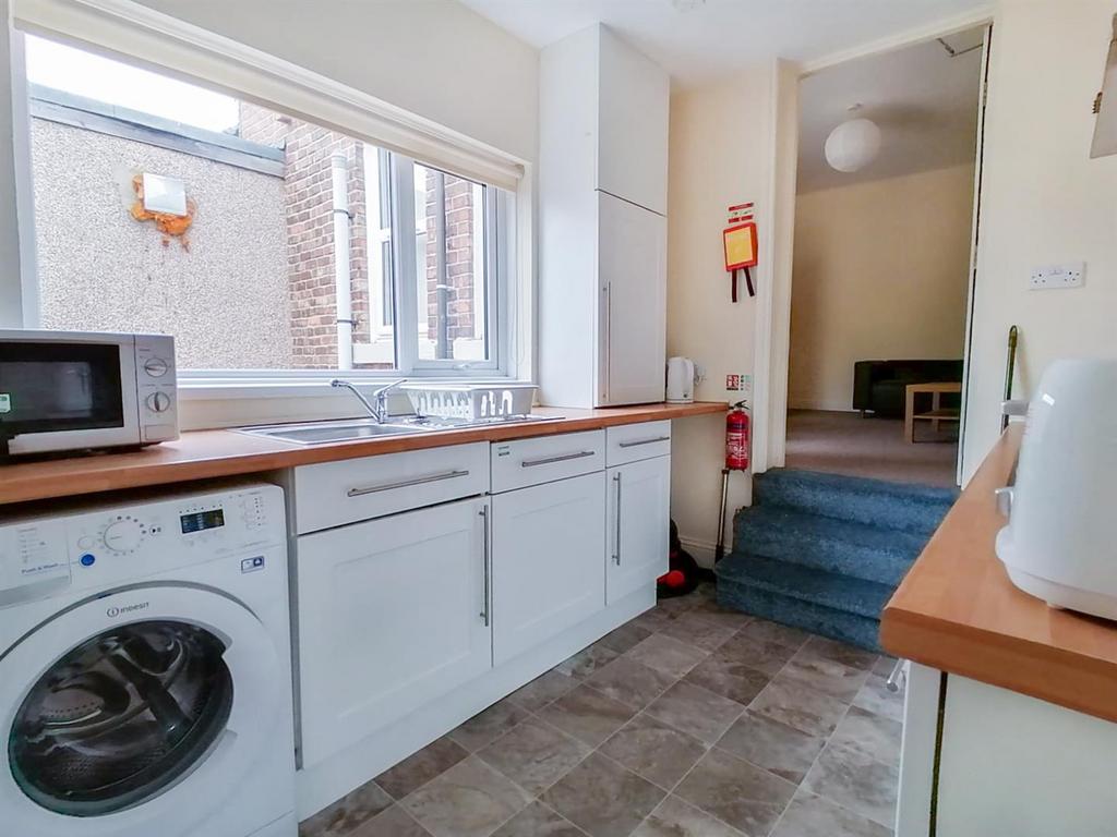Kitchen 2.jpg