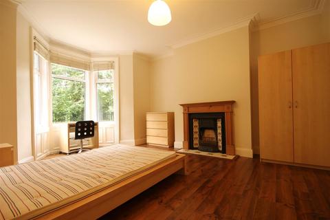 6 bedroom terraced house to rent, Brentwood Gardens, Jesmond