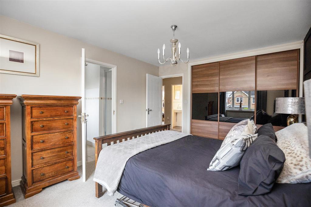 17 Dover Way18.jpg