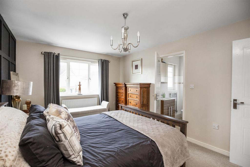 17 Dover Way19.jpg