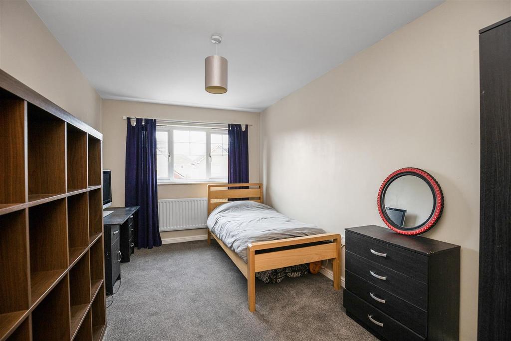 17 Dover Way21.jpg