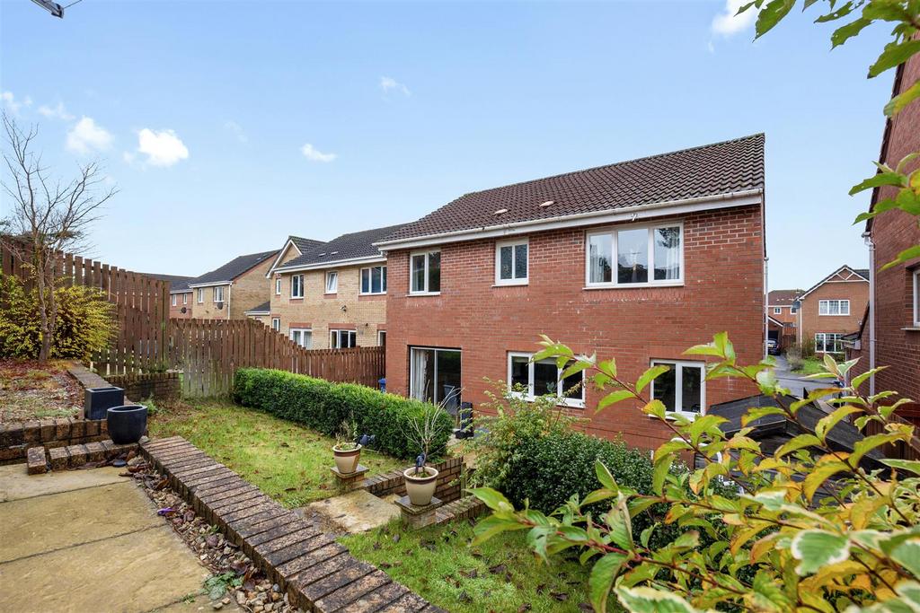 17 Dover Way32.jpg