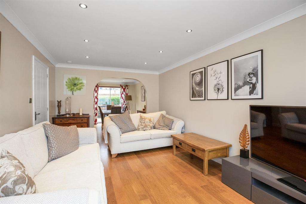 17 Dover Way7.jpg