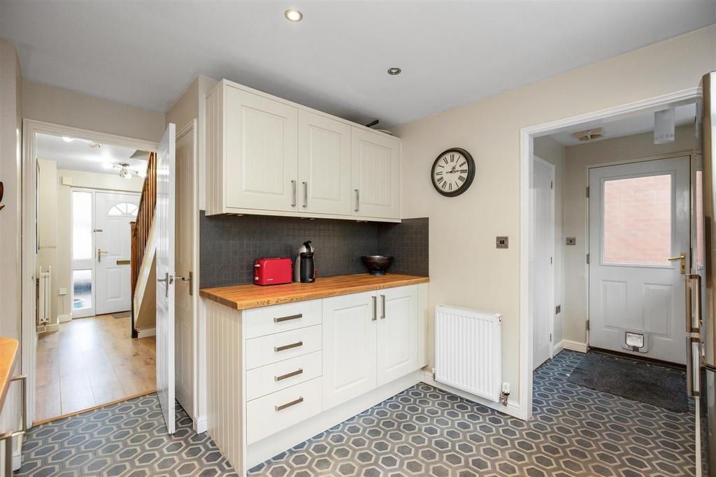17 Dover Way12.jpg