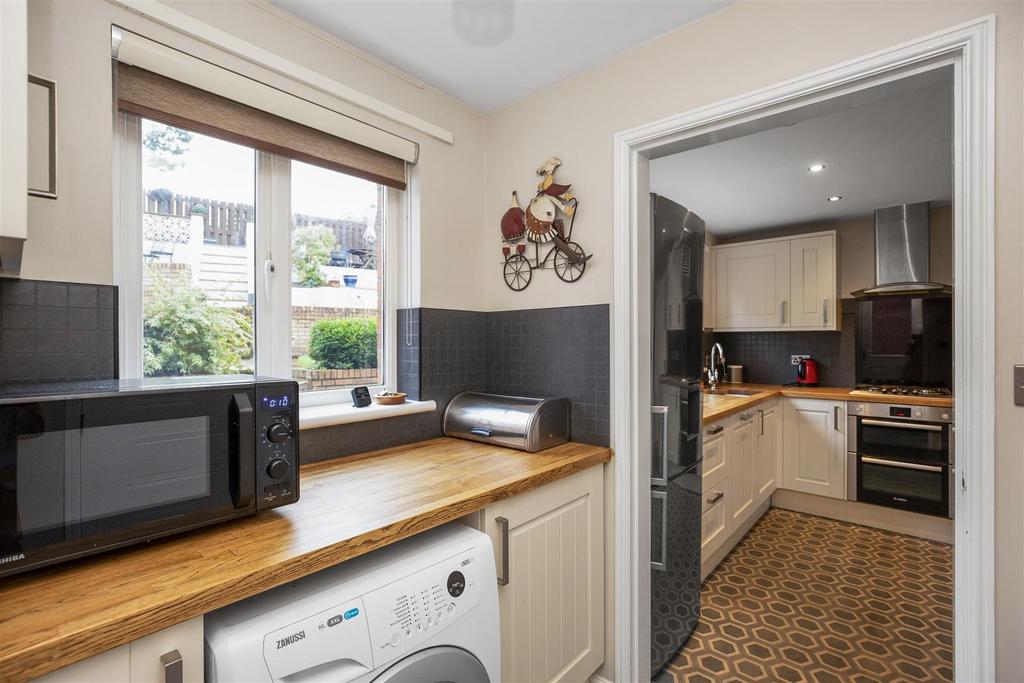 17 Dover Way13.jpg