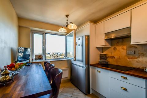 3 bedroom flat for sale, Westcliff Parade, Westcliff-On-Sea SS0