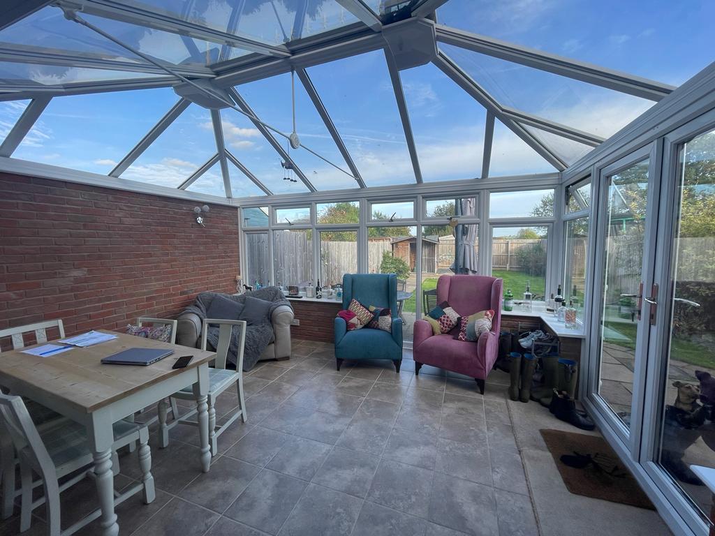 Conservatory/Dining Room