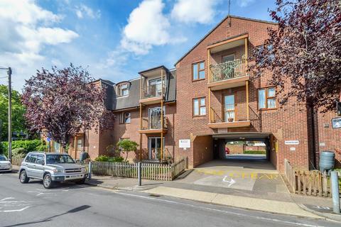 1 bedroom flat for sale, Chalkwell Park Drive, Leigh-On-Sea SS9