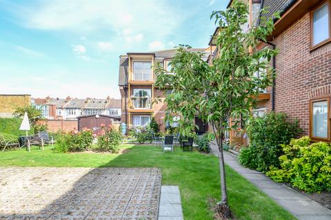 1 bedroom flat for sale, Chalkwell Park Drive, Leigh-On-Sea SS9