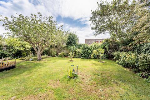 3 bedroom detached bungalow for sale - Chesterton Avenue, Seaford