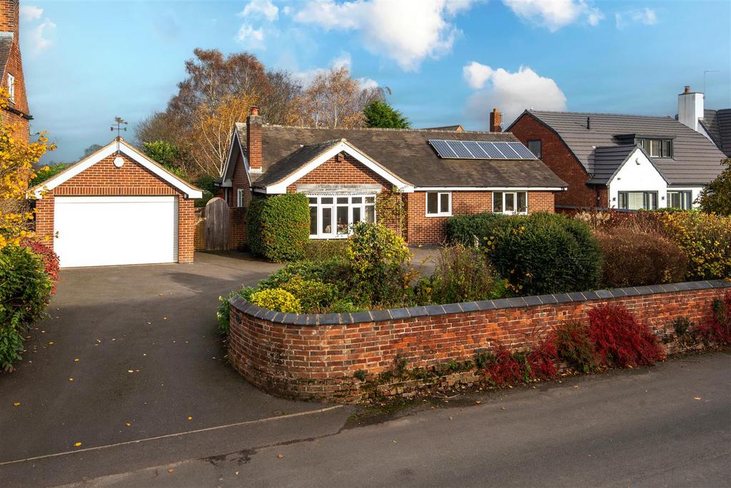 Manor Lane, Harlaston, Tamworth 3 bed detached bungalow for sale £495,000
