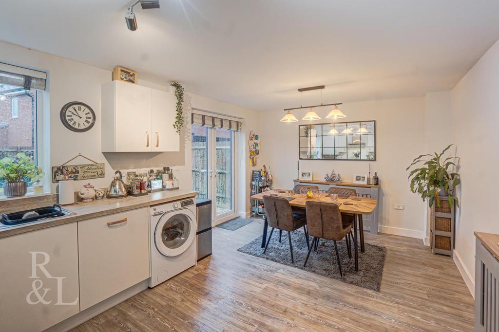 Spring Avenue, AshbyDeLaZouch 3 bed detached house £325,000
