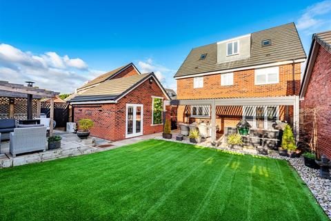 5 bedroom detached house for sale - 43 Farran Drive, Codsall, Wolverhampton