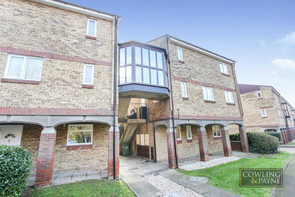 Woodstock Crescent, Basildon 2 bed apartment £1,195 pcm (£276 pw)