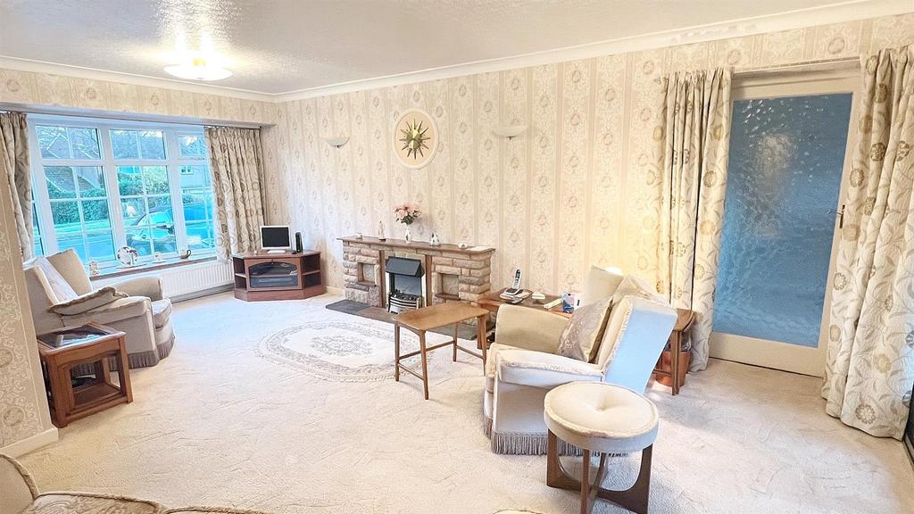 Little Sutton Lane, Four Oaks, Sutton Coldfield 3 bed detached house for sale £575,000