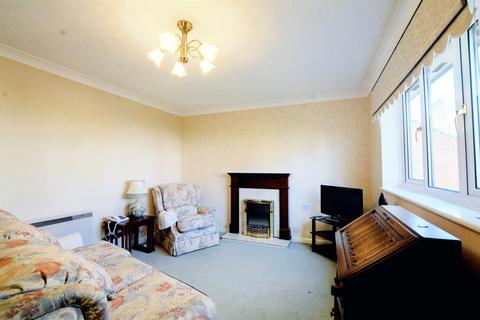 2 bedroom maisonette for sale - Brookdale Court, Nottingham