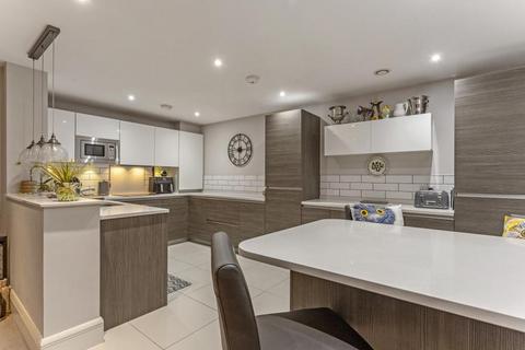 2 bedroom apartment for sale - Pittville Crescent, Cheltenham