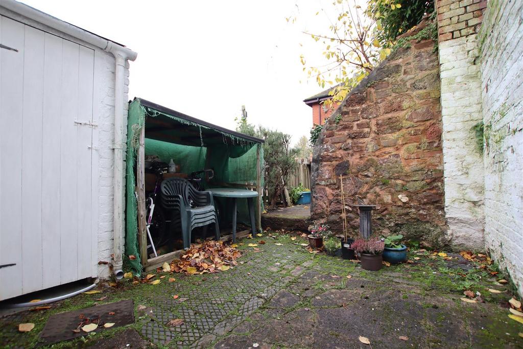 Rear Courtyard.JPG