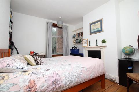 12 Napier Terrace, Exeter, EX4 3EZ