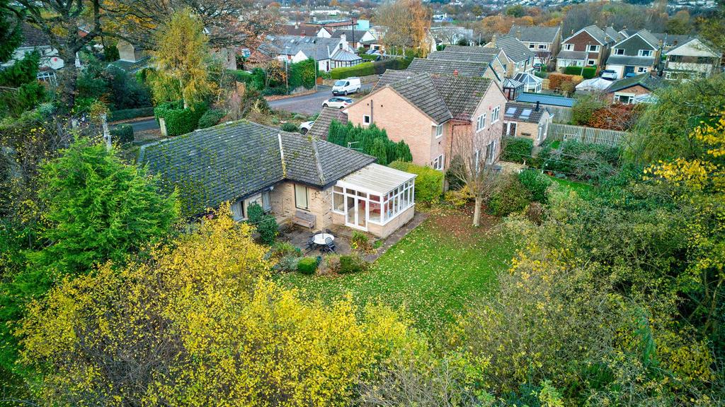 Thorpe Lane, Almondbury, Huddersfield, HD5 8TA 3 bed detached bungalow for sale £450,000