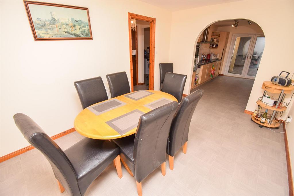 DINING ROOM-2.jpg