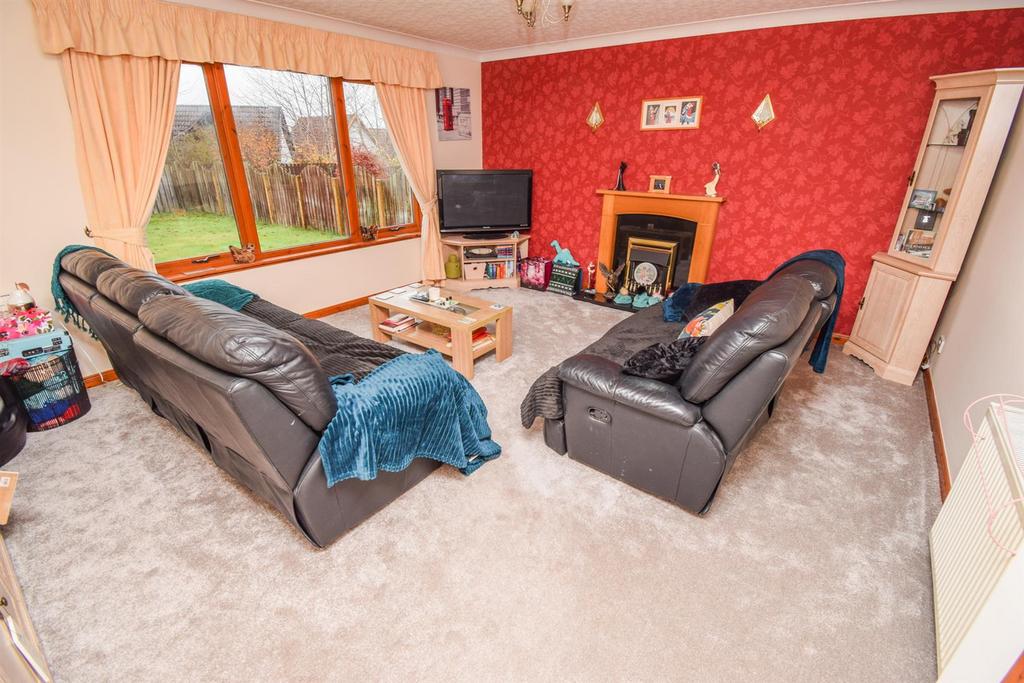 LOUNGE-2.jpg