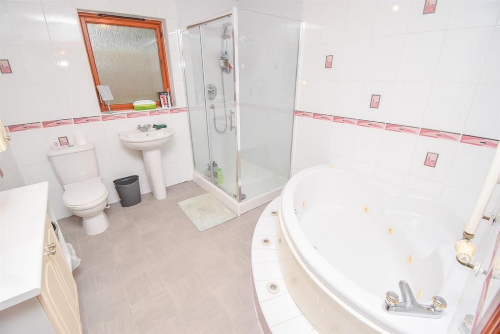 BATHROOM-2.jpg