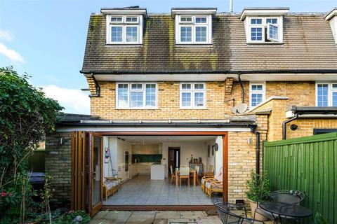 3 bedroom end of terrace house for sale - Cleveland Road, London