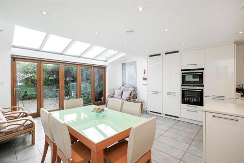 3 bedroom end of terrace house for sale - Cleveland Road, London