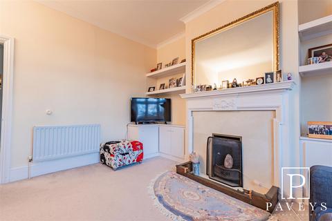 4 bedroom flat for sale, Hadleigh Road, Frinton-On-Sea