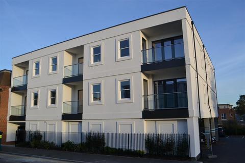2 bedroom apartment to rent - Queensway, Horsham