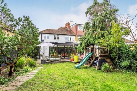 3 bedroom semi-detached house for sale - DILSTON ROAD, LEATHERHEAD, KT22