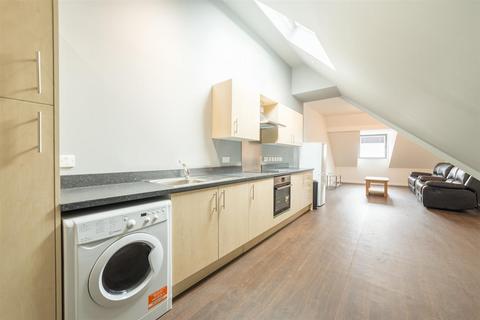 2 bedroom apartment to rent - Warton Terrace, Heaton, NE6