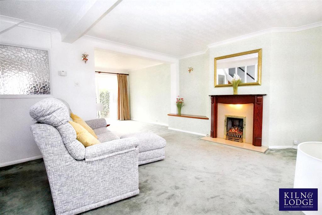 Lime Walk, Chelmsford 3 bed terraced house for sale £360,000
