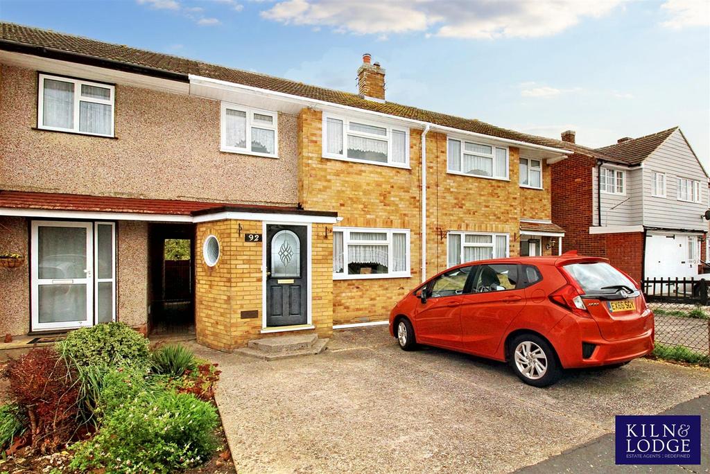 Lime Walk, Chelmsford 3 bed terraced house for sale £360,000