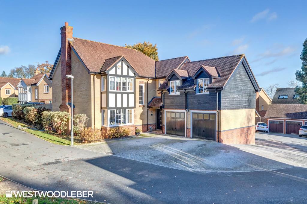 Gosse Close, Hoddesdon EN11 5 bed detached house £775,000