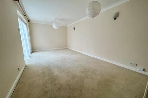 28, Regents Court Kings Road, Burnham-on-crouch, CM0 8PP