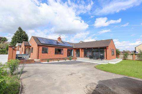 5 bedroom detached bungalow for sale, Lark Lane, Ripon