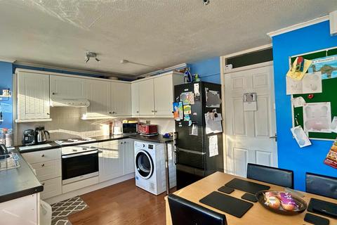 2 bedroom flat for sale - Harrier Road, Haverfordwest