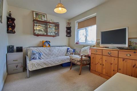 34 Avon Walk, Hinckley, LE10 0XS