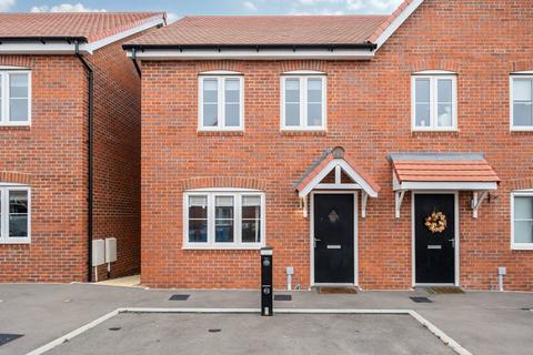 2 bedroom semi-detached house for sale - Canada Road, Deepcut, Camberley, GU16