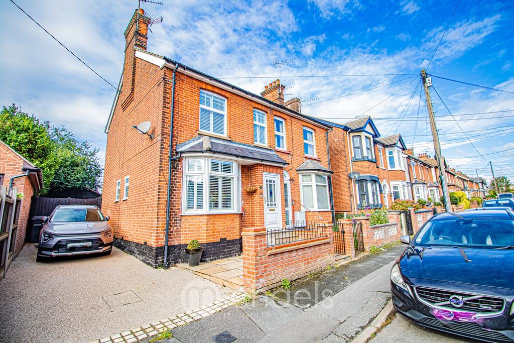Grenville Road, Braintree, CM7 3 bed semidetached house for sale £