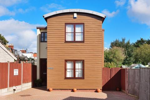 2 bedroom detached house for sale, Off Eign Road, Hereford, HR1